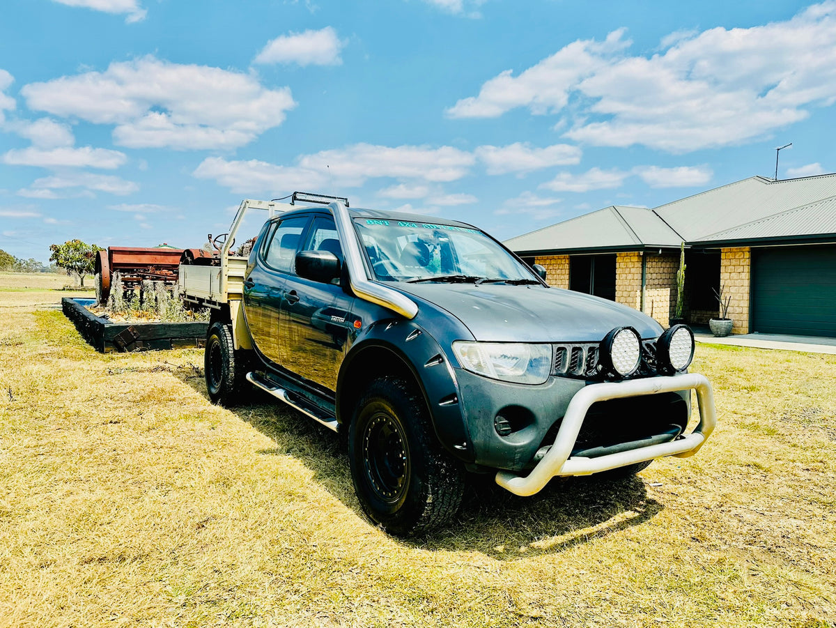 Mitsubishi Triton MN/ML - Mid Entry DUAL Snorkels - Seamless Polished