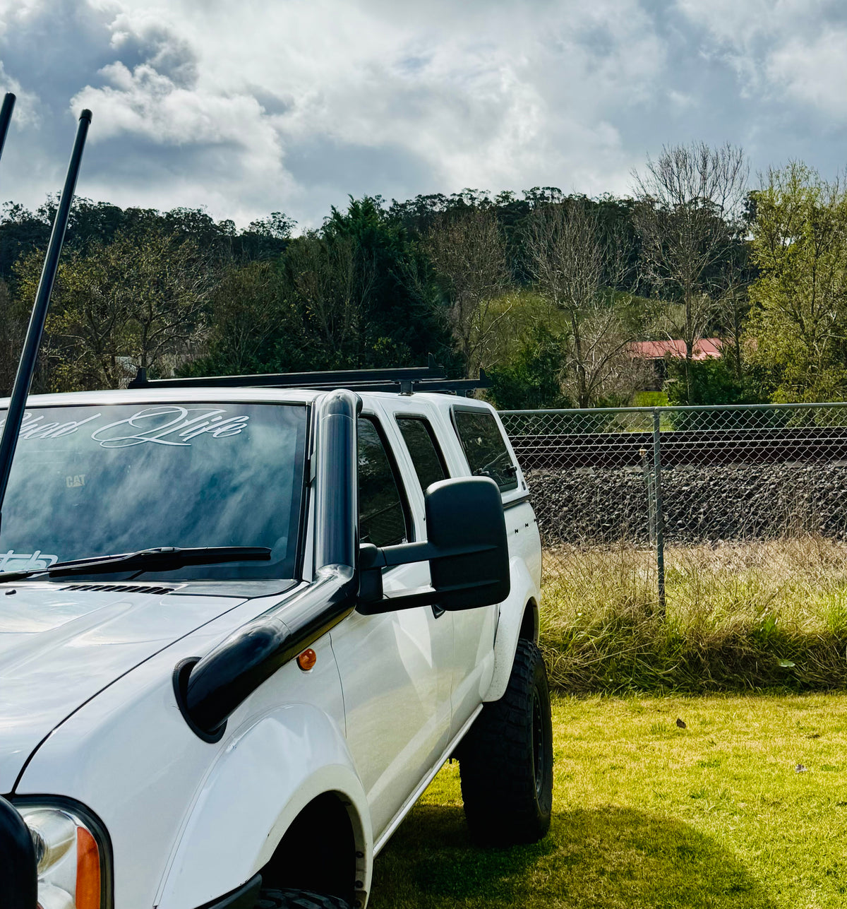 Nissan Navara D22 - Standard Entry Snorkel - Basic Weld Powder Coated