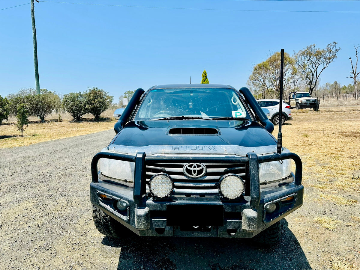 Toyota Hilux N70 - (2005 - 2014) - Mid Entry DUAL Snorkels - Seamless Powder Coated