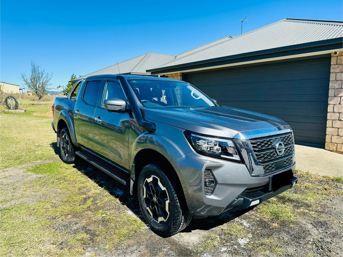 Nissan Navara (D23) NP300 - Mid Entry *Revised* Snorkel - Seamless Powder Coated