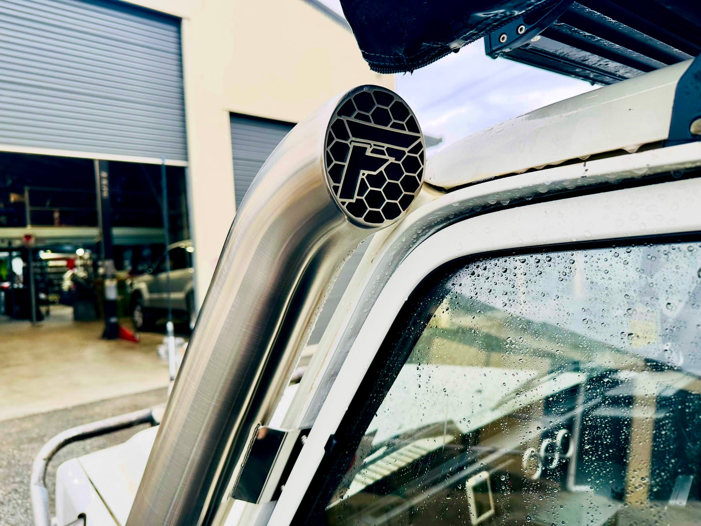 Daihatsu Rocky 4" Snorkel