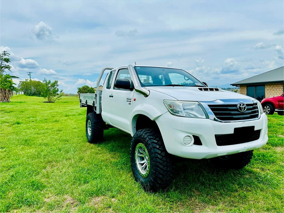 Toyota Hilux N70 - (2005 - 2014) - Mid Entry DUAL Snorkels - Seamless Polished