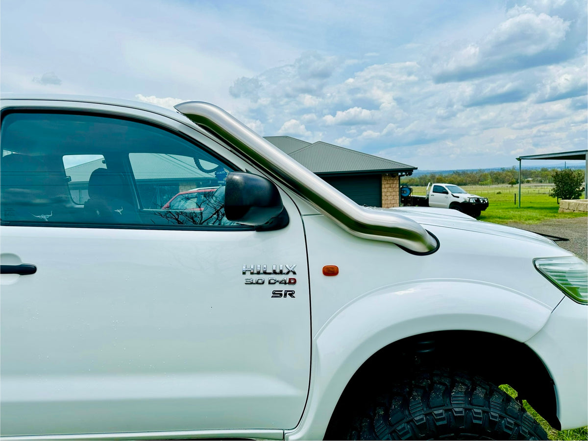 Toyota Hilux N70 - (2005 - 2014) - Mid Entry Snorkel - Seamless Polished