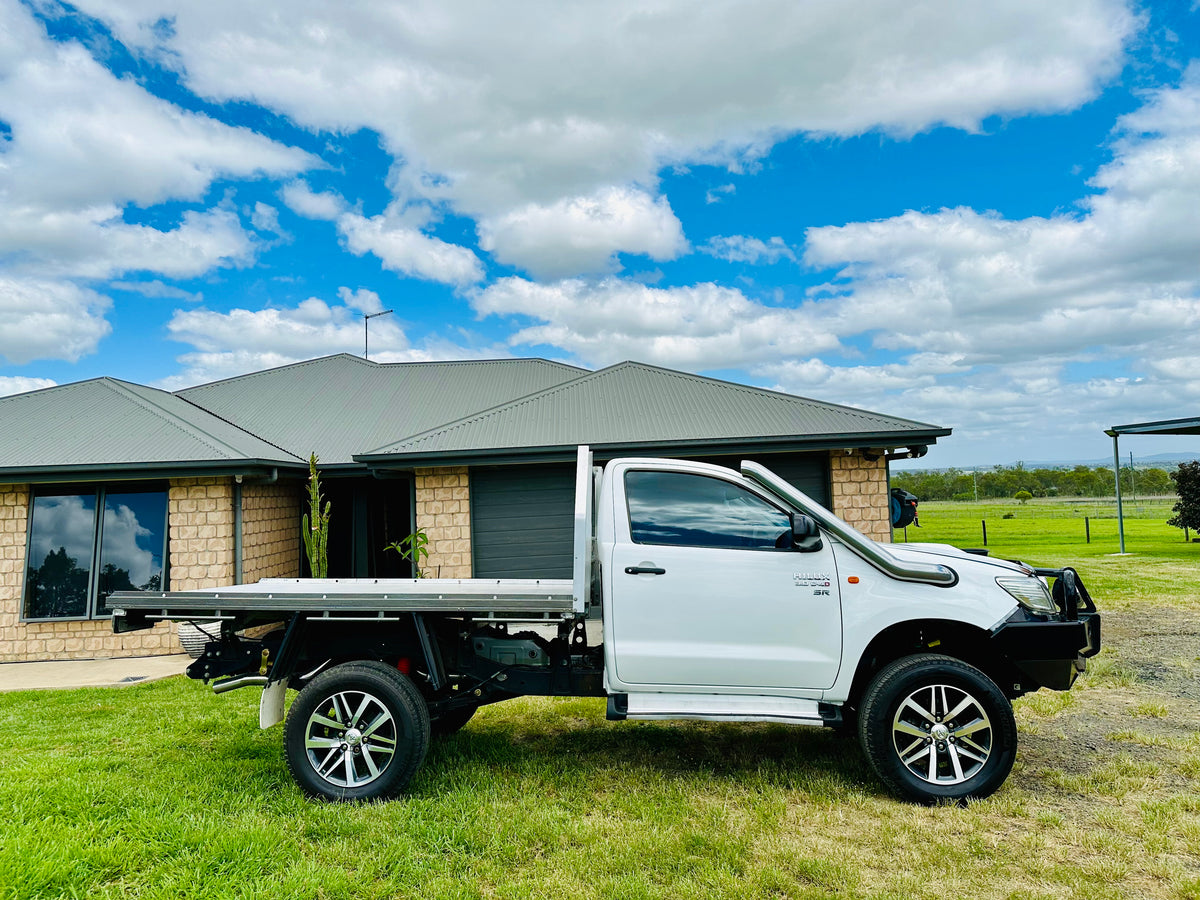 Toyota Hilux N70 - (2005 - 2014) - Recessed Mid Entry DUAL Snorkels - Seamless Powder Coated