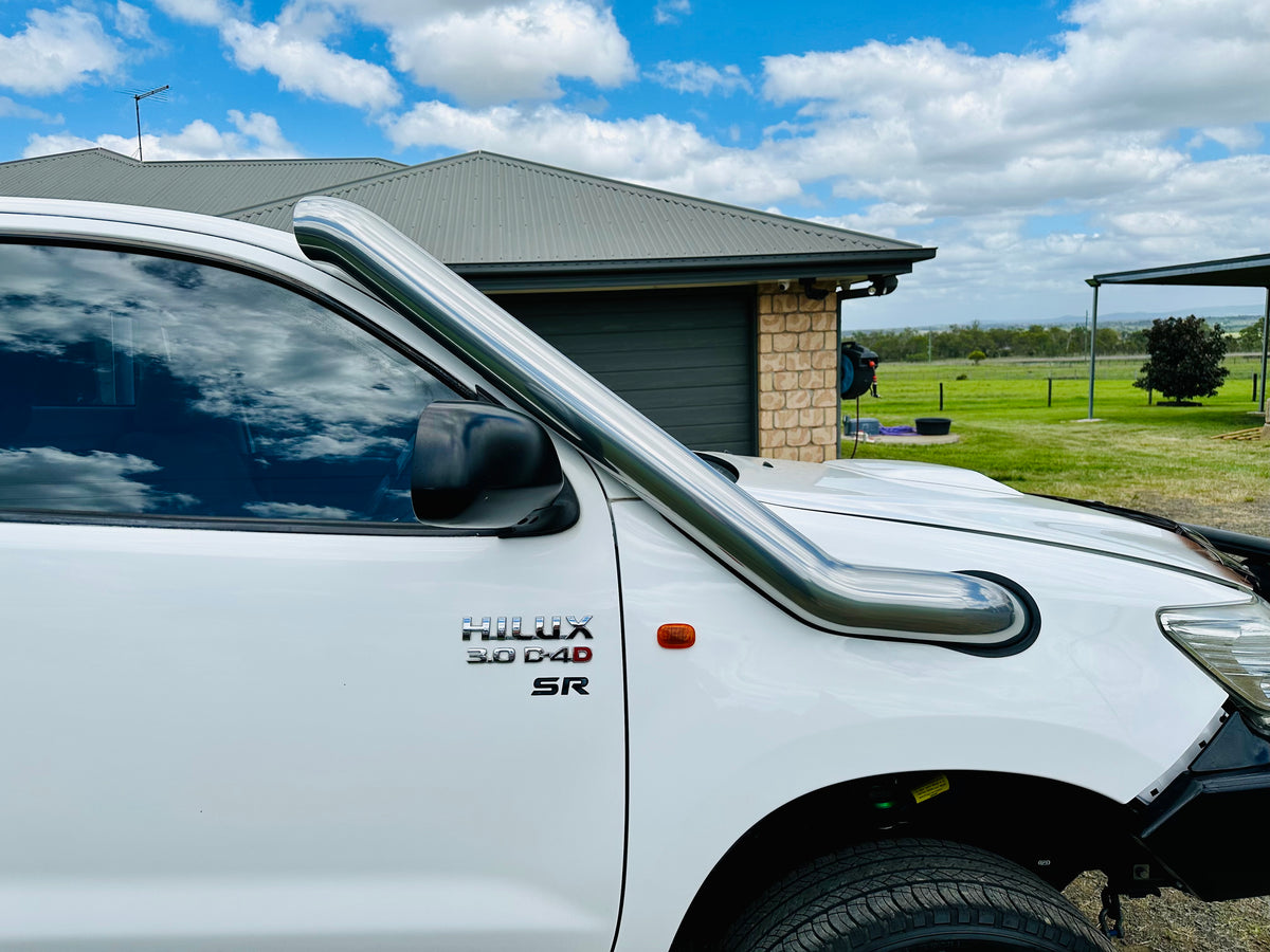 Toyota Hilux N70 - (2005 - 2014) - Recessed Mid Entry Snorkel - Seamless Powder Coated