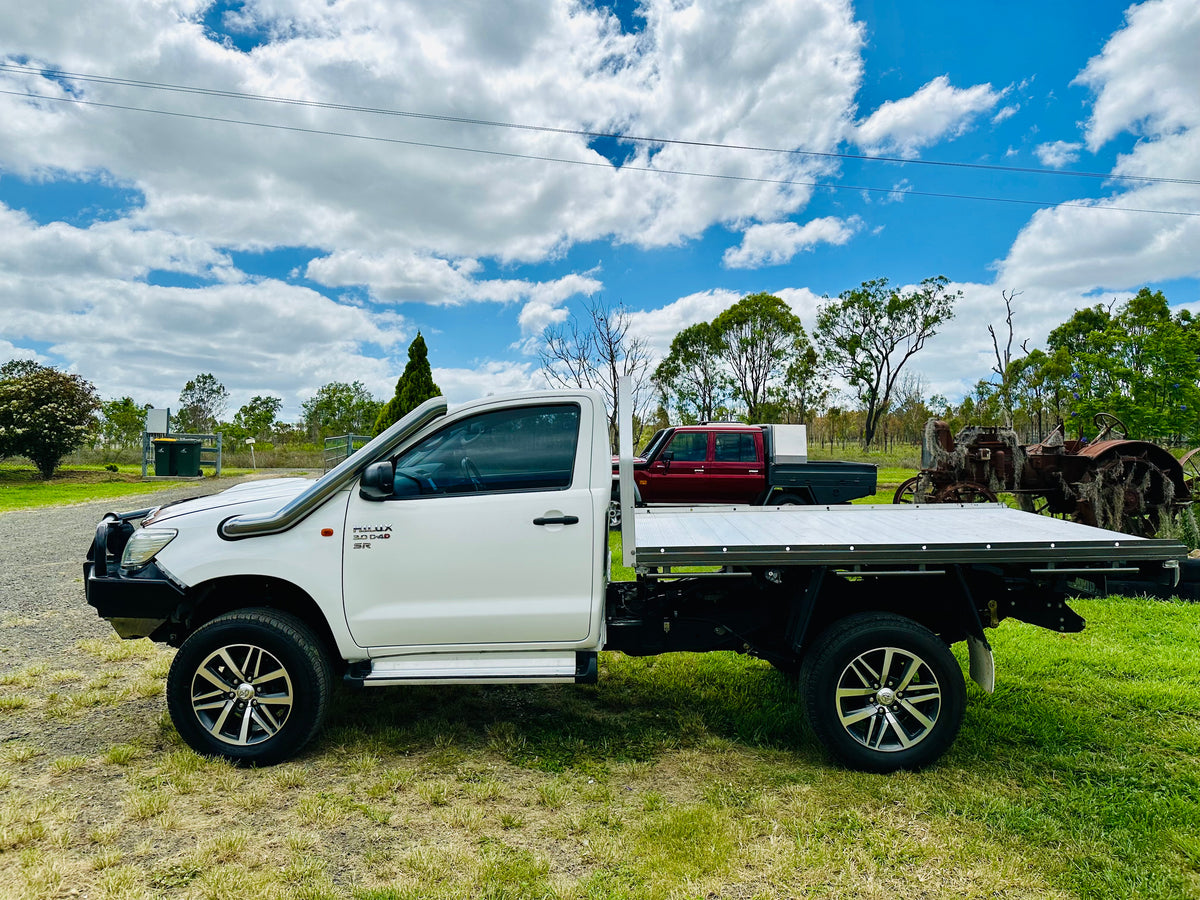 Toyota Hilux N70 - (2005 - 2014) - Recessed Mid Entry DUAL Snorkels - Seamless Powder Coated