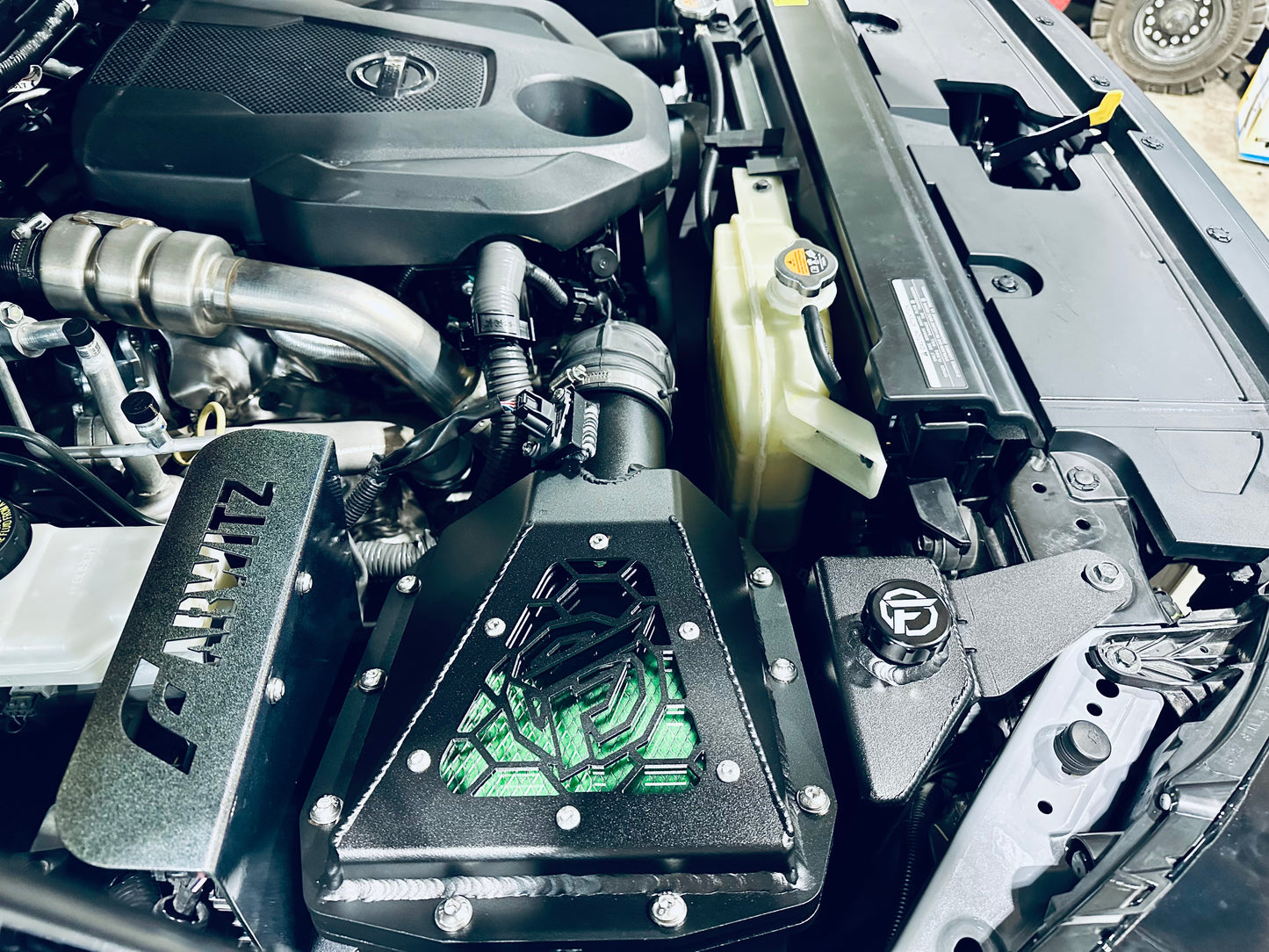 Nissan Navara (D23) NP300 - Mid Entry *Revised* Snorkel & Panel Airbox Package