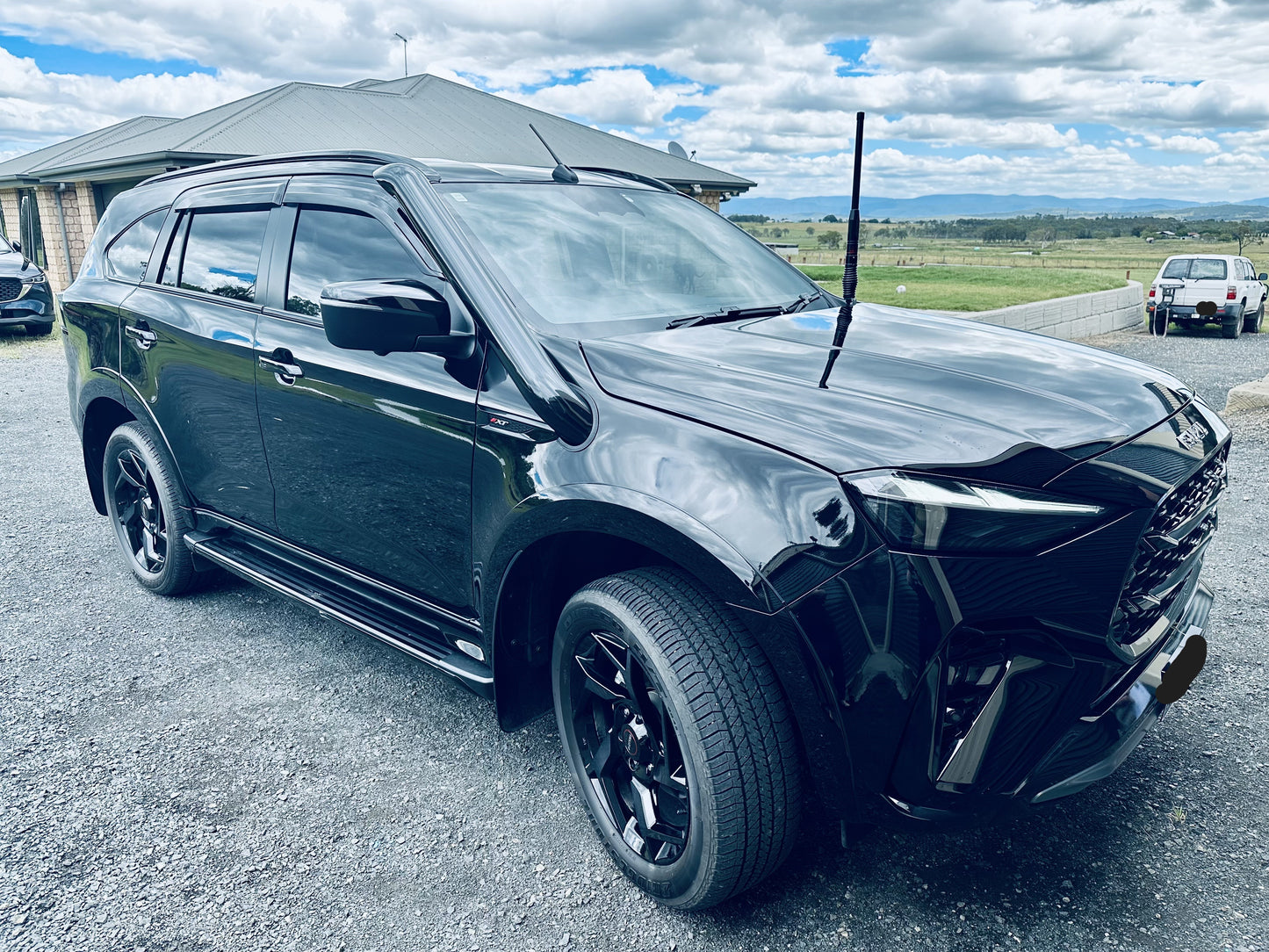 Isuzu Dmax/Mux (2021-Present) 4" Short Entry Snorkel