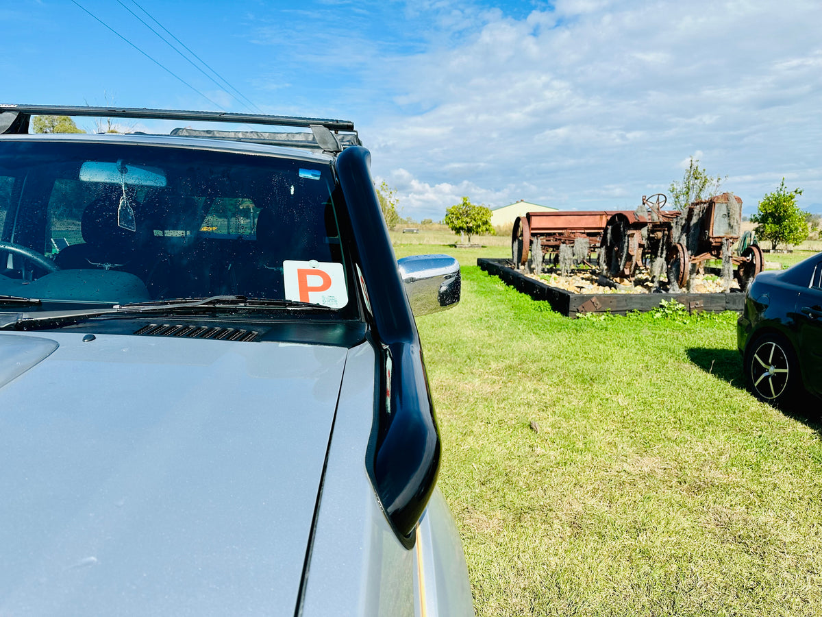 Nissan Navara D22 - Recessed/Cover up - For Nissan Factory Snorkel - Seamless Powder Coated