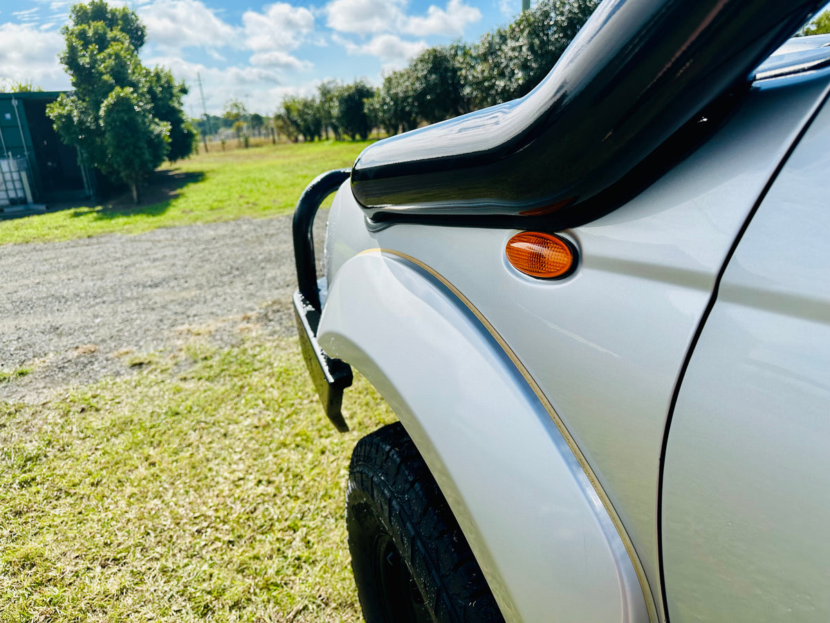 Nissan Navara D22 - Recessed/Cover up - For Nissan Factory Snorkel - Seamless Powder Coated