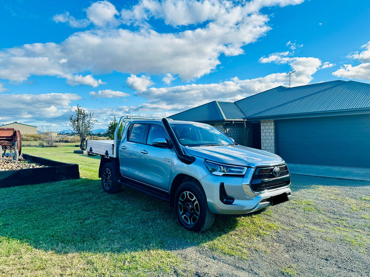 Toyota Hilux N80 - (2015 & Onward) - 5" Mid Entry Snorkel - Seamless Powder Coated