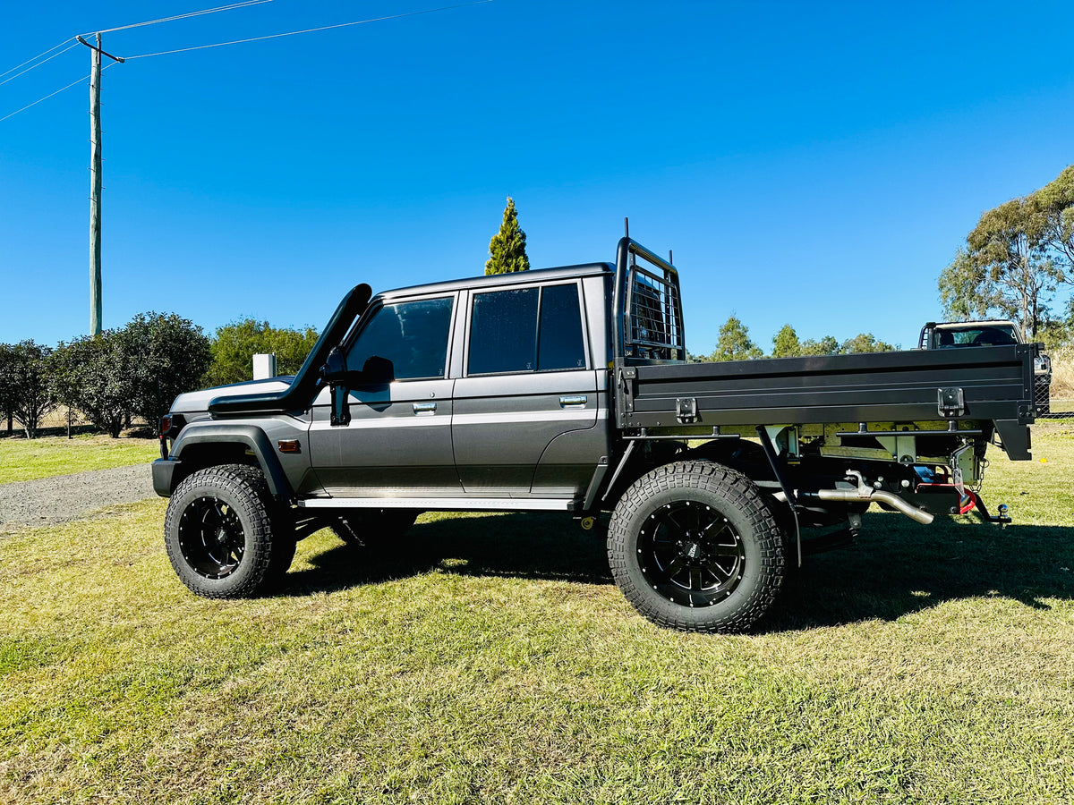 Toyota Landcruiser (2024 - current) - VDJ 70 Series - DUAL 5" Snorkels - Seamless Powder Coated