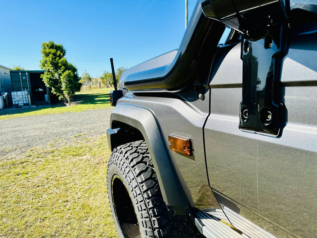 Toyota Landcruiser (2024 - current) - VDJ 70 Series - DUAL 5" Snorkels - Seamless Powder Coated