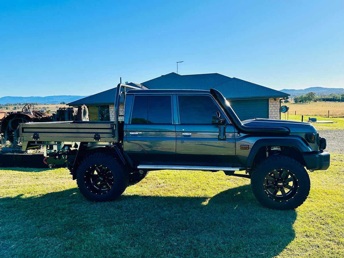 Toyota Landcruiser (2024 - current) - VDJ 70 Series - DUAL 5" Snorkels - Seamless Powder Coated