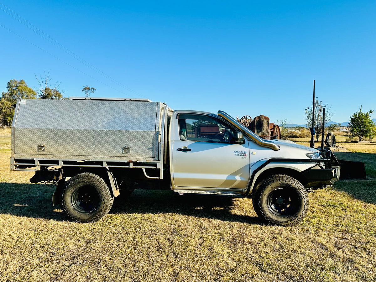 Toyota Hilux N70 - (2005 - 2014) - Mid Entry Snorkel - Basic Weld Polished