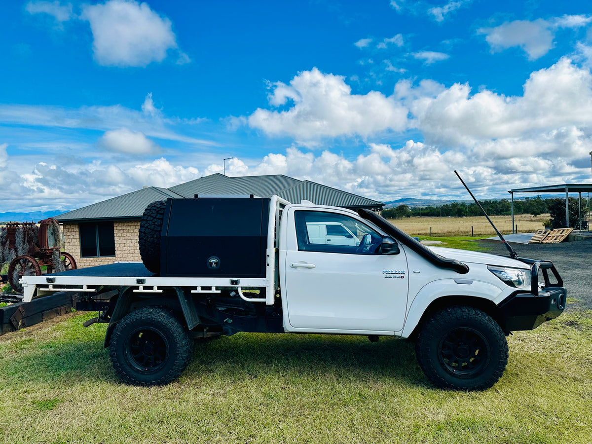 Toyota Hilux N80 - (2015 & Onward) - Mid Entry Snorkel - Seamless Powder Coated