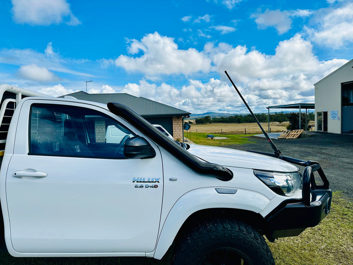 Toyota Hilux N80 - (2015 & Onward) - Mid Entry Snorkel - Seamless Powder Coated