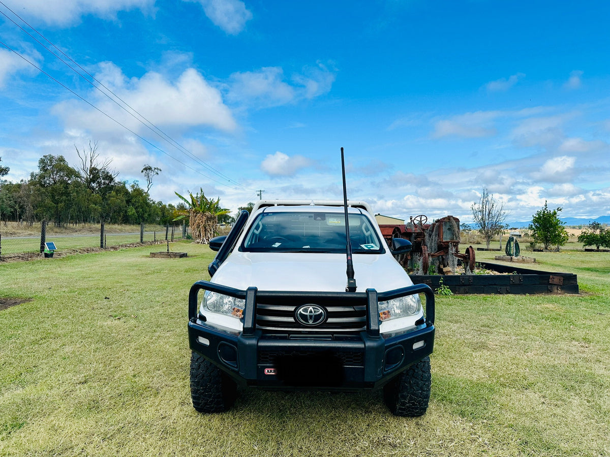 Toyota Hilux N80 - (2015 & Onward) - Mid Entry Snorkel - Seamless Powder Coated