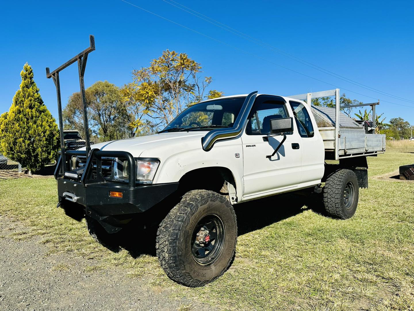 Toyota Hilux N60 - LN167/KZN165 - (1997 - 2004) - DIESEL P/Side Snorkel - Seamless Polished