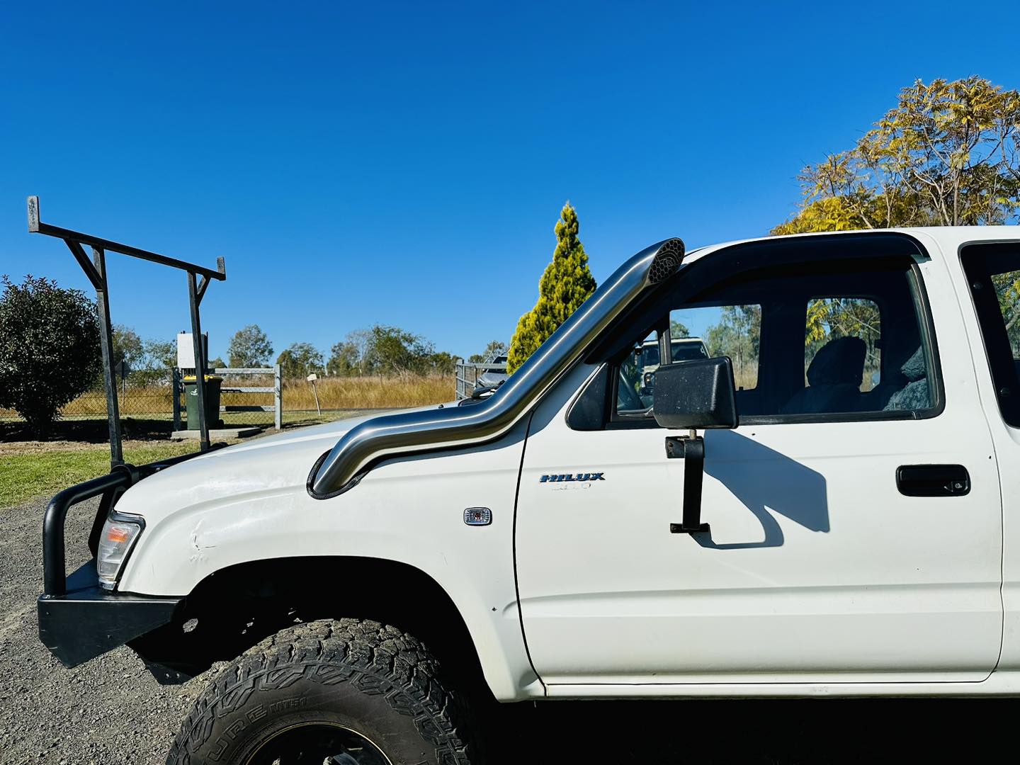 Toyota Hilux N60 - LN167/KZN165 - (1997 - 2004) - DIESEL P/Side Snorkel - Seamless Polished