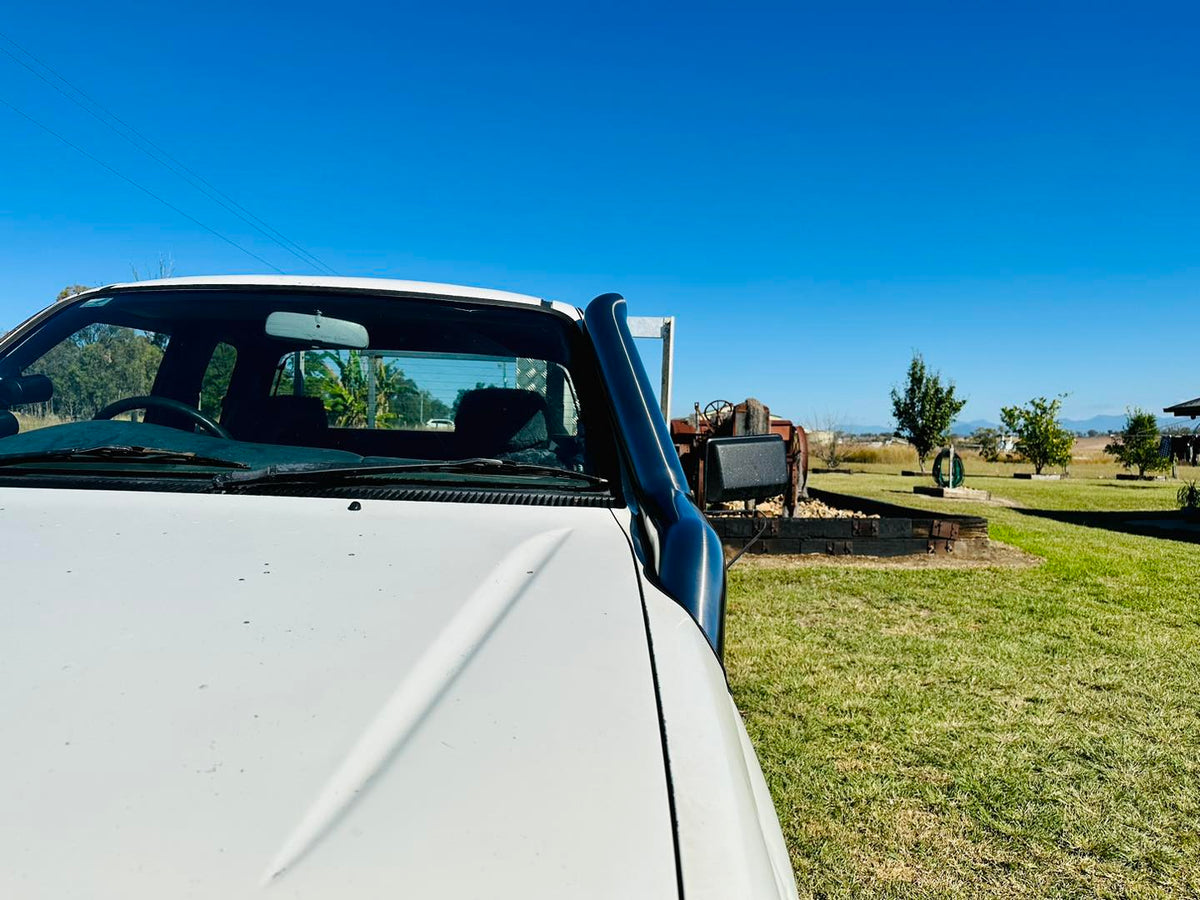 Toyota Hilux N60 - LN167/KZN165 - (1997 - 2004) - DIESEL P/Side Snorkel - Seamless Polished