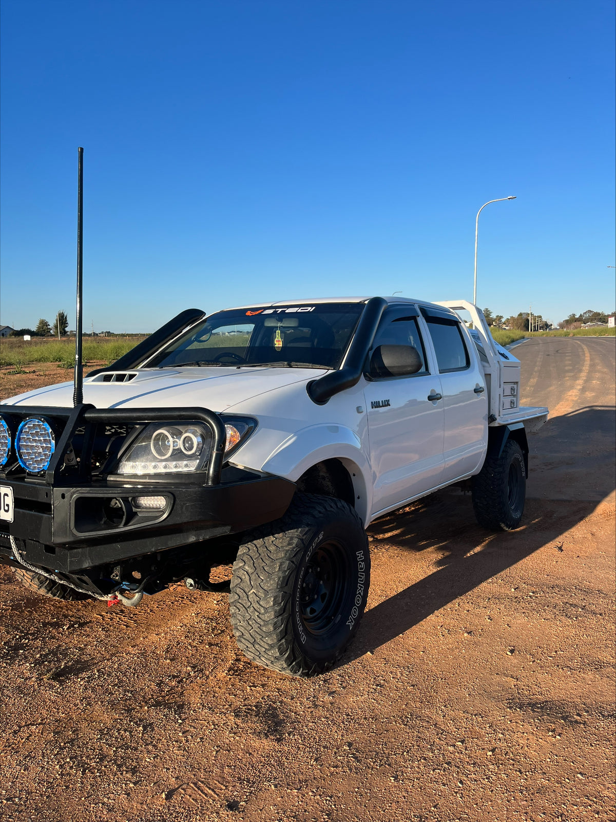 Toyota Hilux N70 - (2005 - 2014) - Mid Entry DUAL Snorkels - Basic Welded Powder Coated