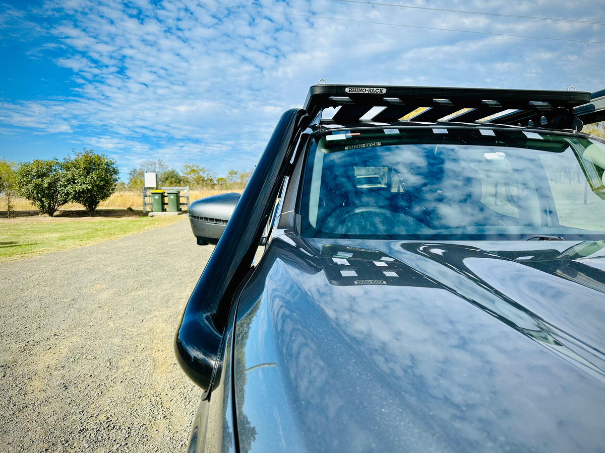 Nissan Navara (D23) NP300 - Mid Entry Snorkel - Seamless Powder Coated