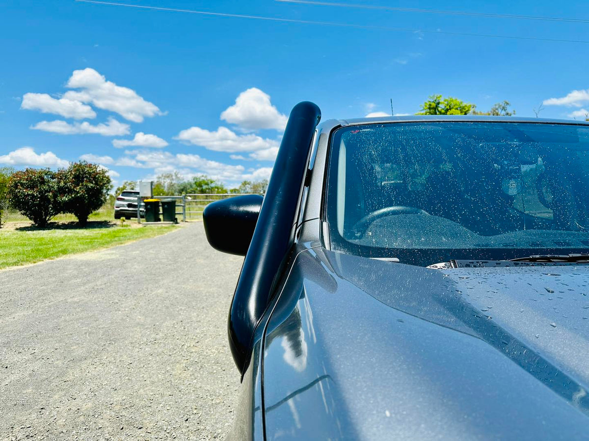 Nissan Navara (D23) NP300 - Short Entry Snorkel - Seamless Powder Coated