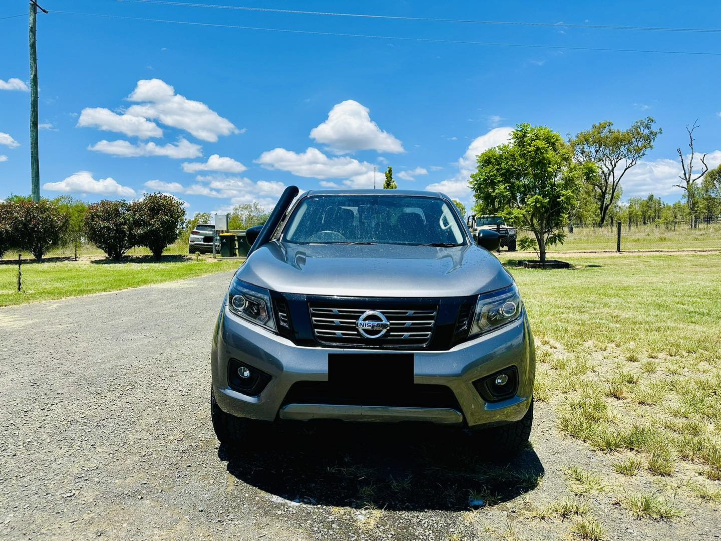 Nissan Navara (D23) NP300 - Short Entry Snorkel - Seamless Powder Coated