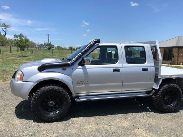 Nissan Navara D22 - Standard Entry DUAL Snorkels - Seamless Powder Coated