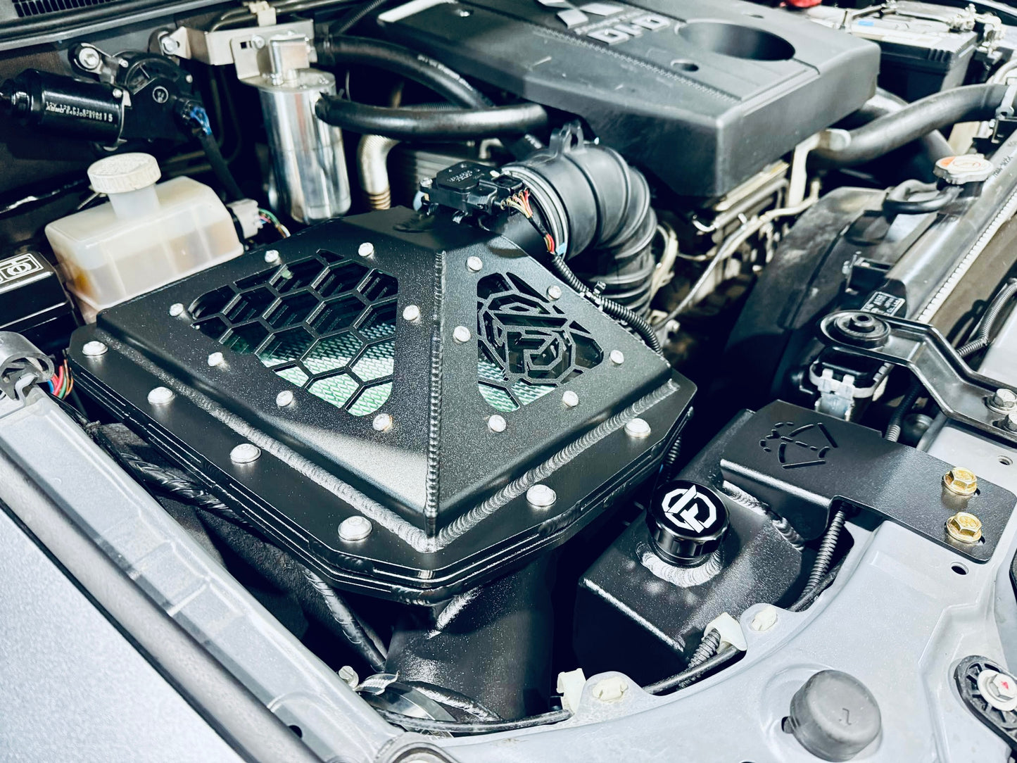 Mitsubishi Pajero - Clear Top (Panel) Airbox