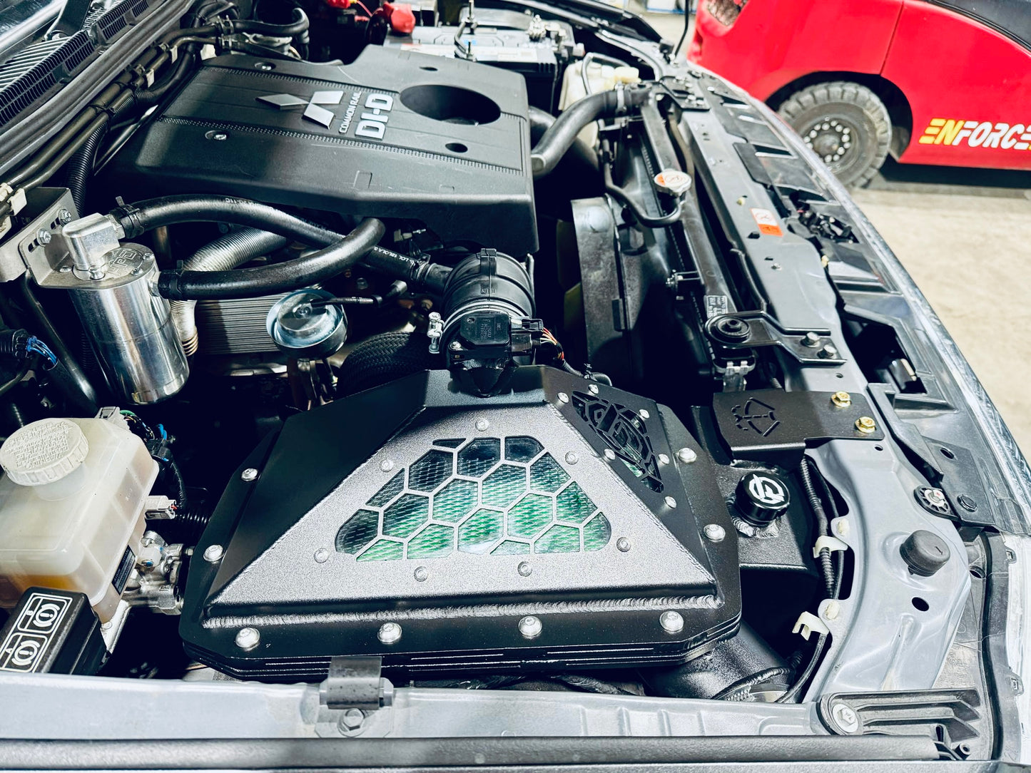 Mitsubishi Pajero - Clear Top (Panel) Airbox