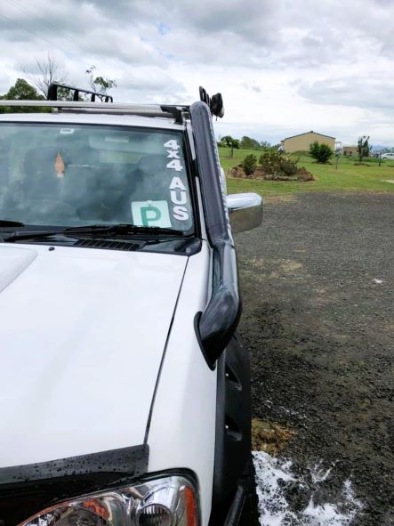 Nissan Navara D22 - Standard Entry DUAL Snorkels - Basic Weld Powder Coated