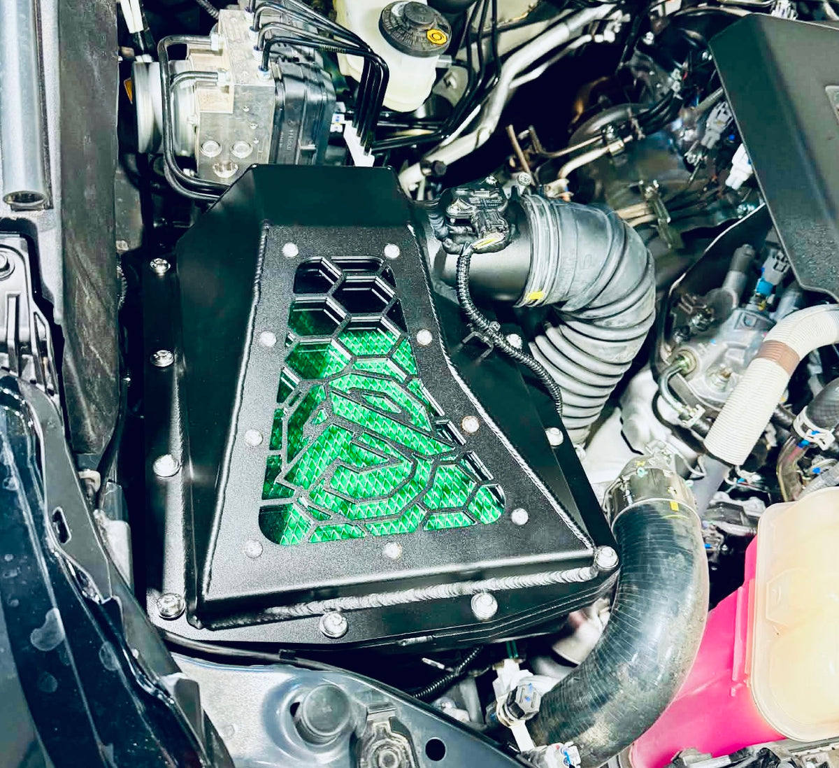 Toyota Hilux N90 - Panel Airbox