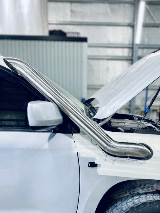 Toyota Landcruiser - 200 Series - 4" Mid Entry Snorkel - Seamless Powder Coated