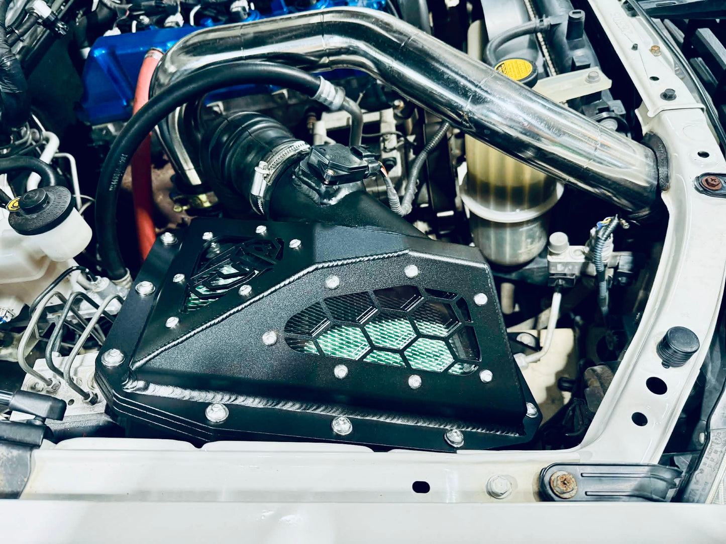 Toyota Hilux N70 (2005-2014) Mid Entry Snorkel & Panel Airbox Package