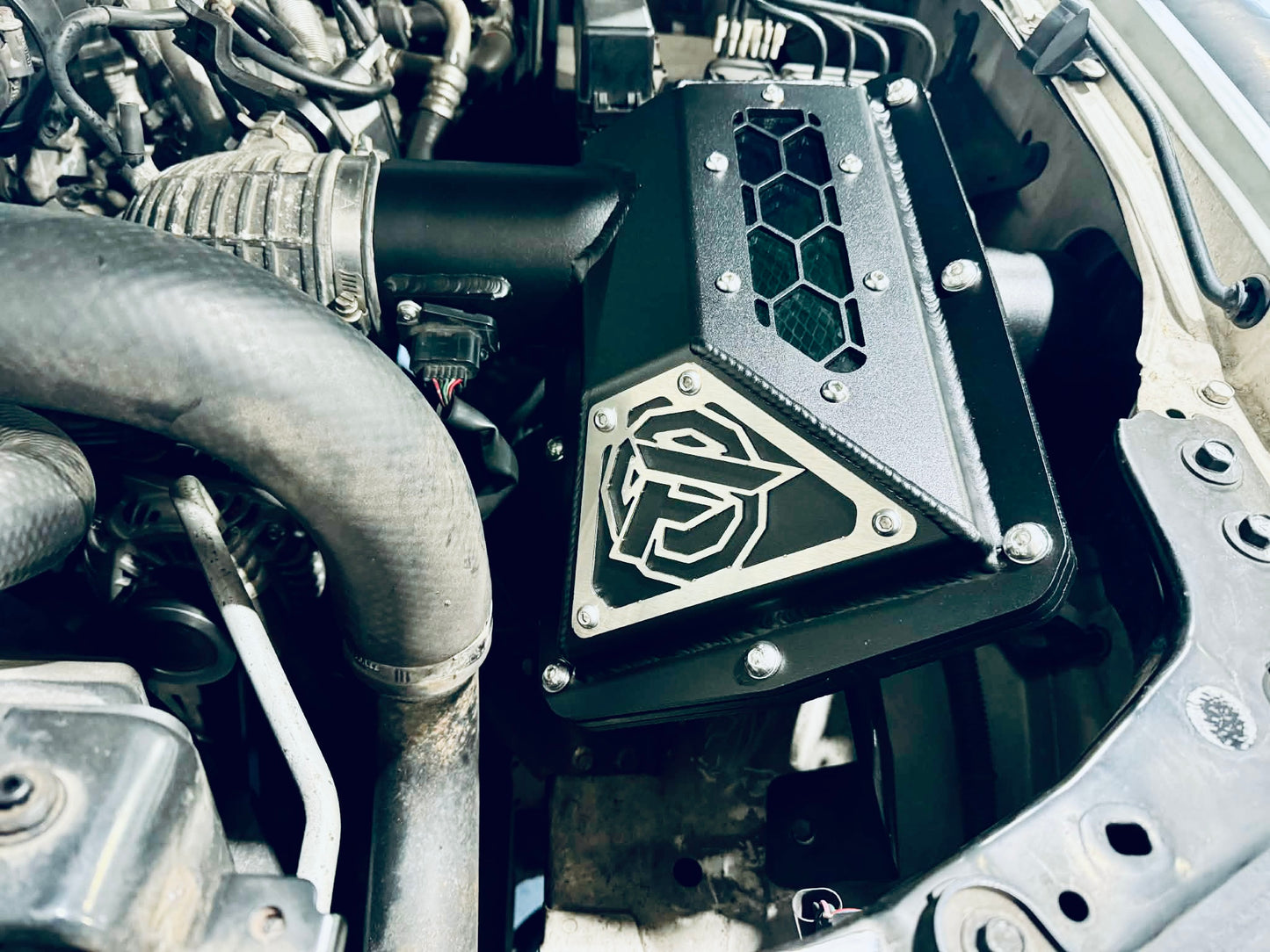 Nissan Navara D40 Thai Build - Panel Airbox