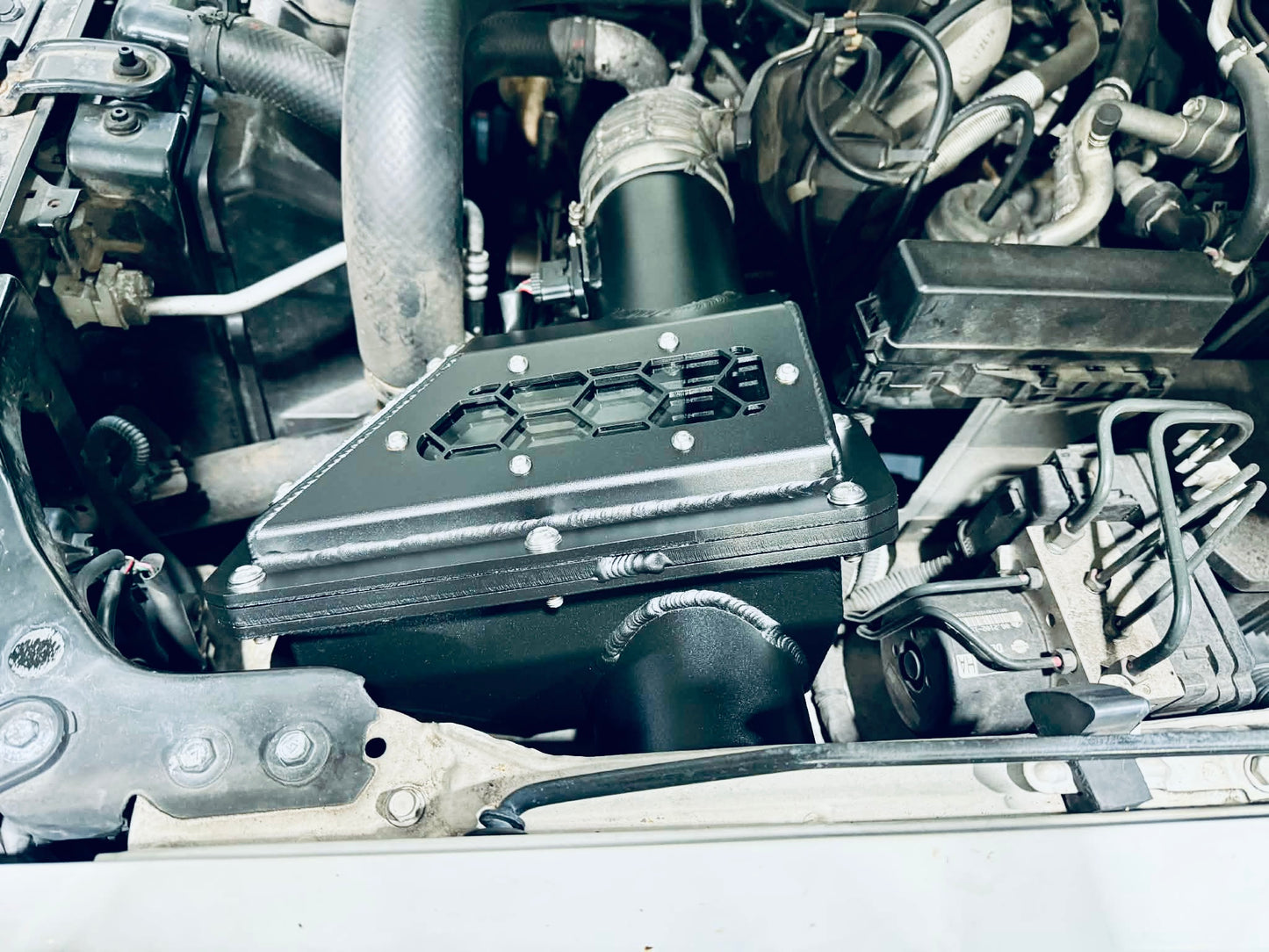 Nissan Navara D40 Thai Build - Panel Airbox