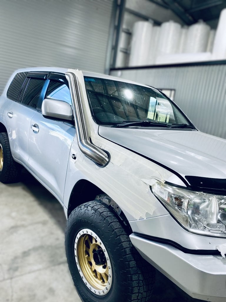Toyota Landcruiser - 200 Series - 4" Mid Entry Snorkel - Seamless Powder Coated