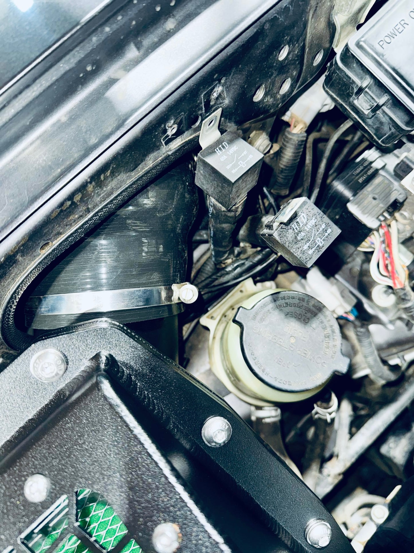 Toyota Landcruiser - VDJ V8 - 79 Series Airbox - 4" inlet 4" outlet