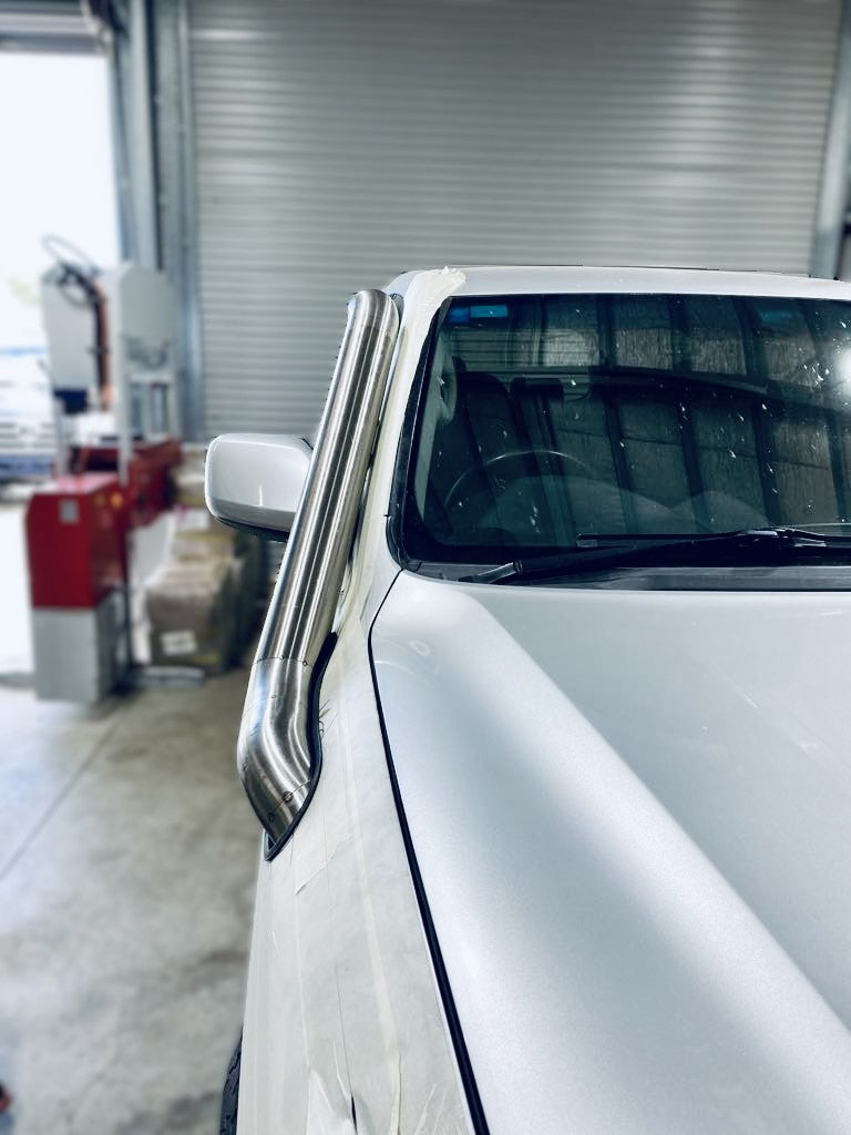 Toyota Landcruiser - 200 Series - 4" Mid Entry Snorkel - Seamless Powder Coated