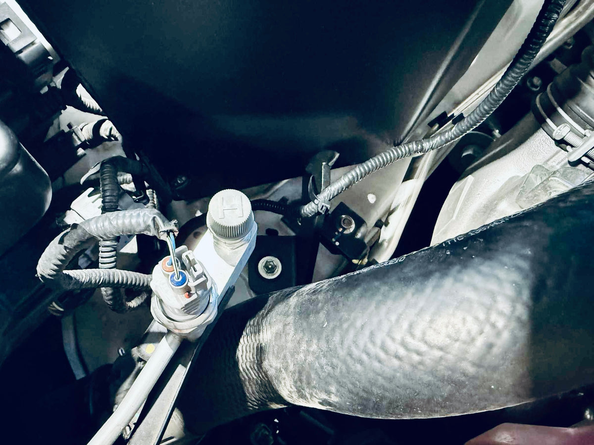 Toyota Hilux N80 (2015 & Onward) - 4" Short Entry Snorkel & Clear Top Airbox Package