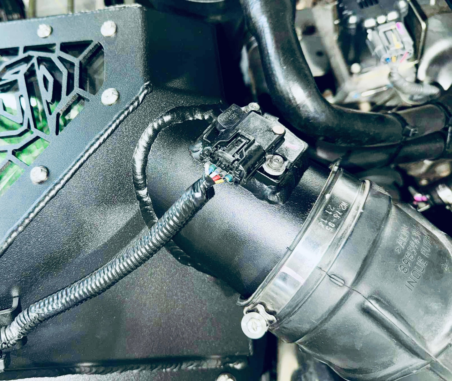 Isuzu Dmax/Mux (2021-current) - Mid Entry Snorkel & Panel Airbox Package