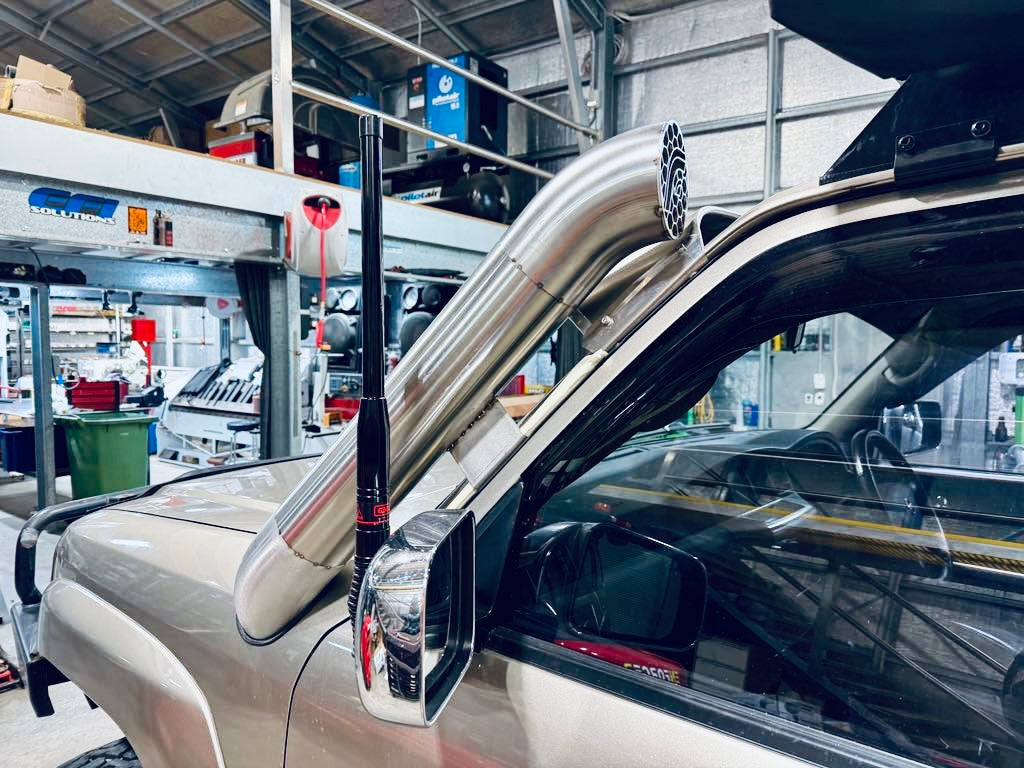 Nissan Patrol GU - 5" Short Entry Snorkel - Seamless Powder Coated