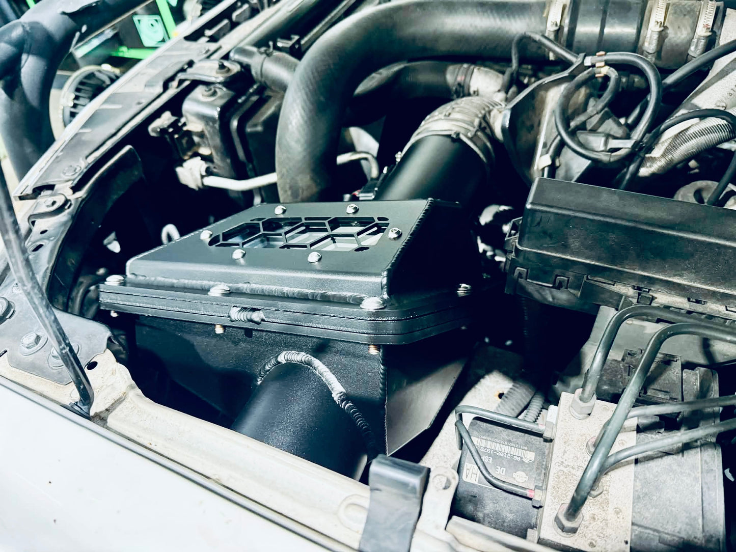 Nissan Navara D40 Thai Build - Panel Airbox