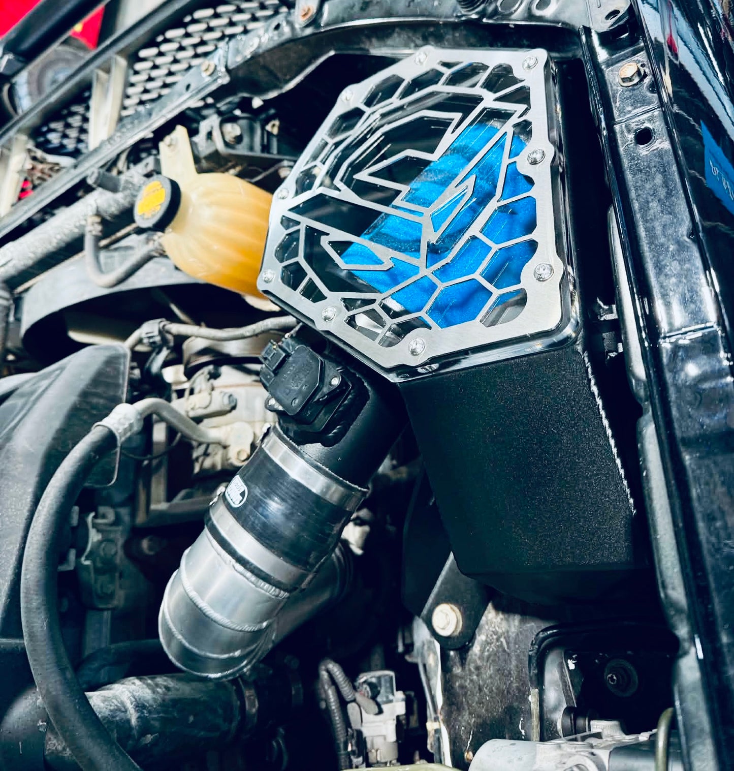 Toyota Hilux N70 (2005-2014) Mid Entry Snorkel & Clear Top Airbox Package