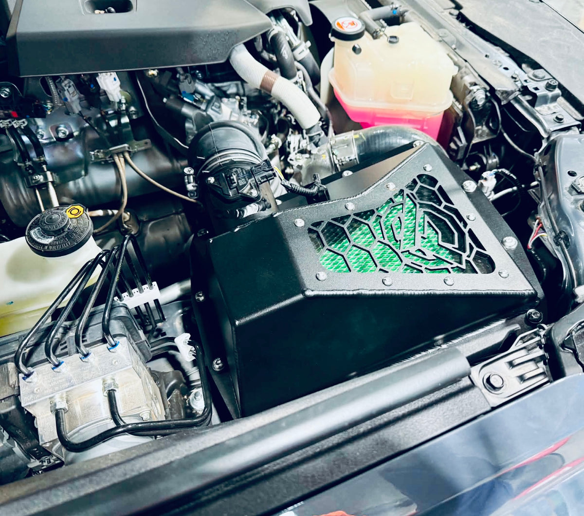 Toyota Hilux N90 - Panel Airbox