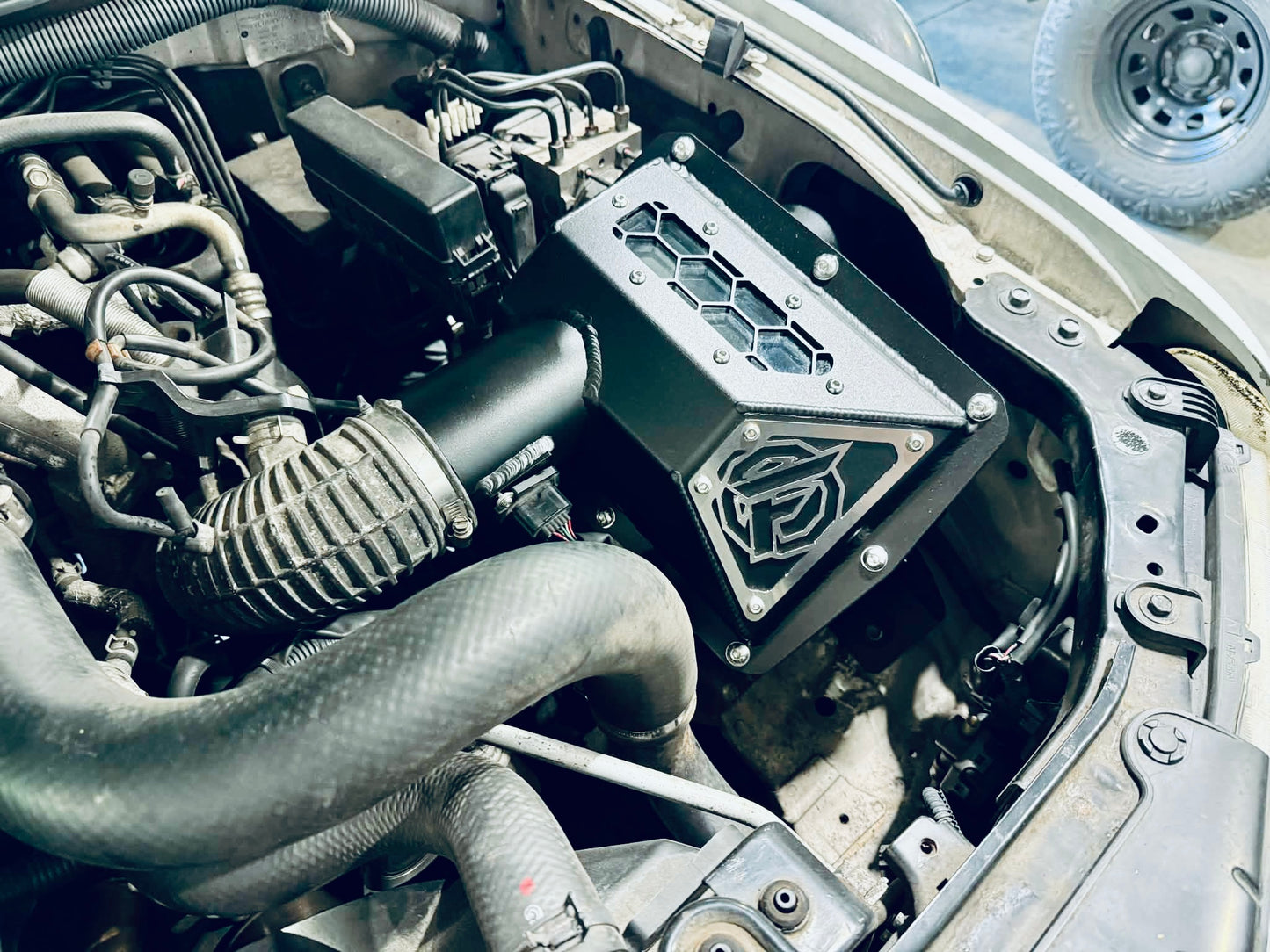 Nissan Navara D40 Thai Build - Panel Airbox