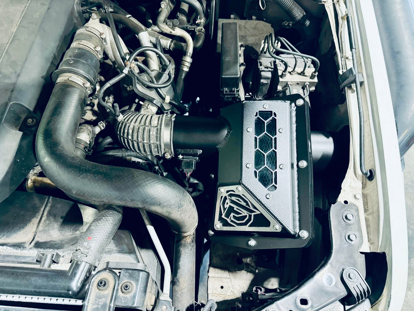 Nissan Navara D40 Thai Build - Panel Airbox