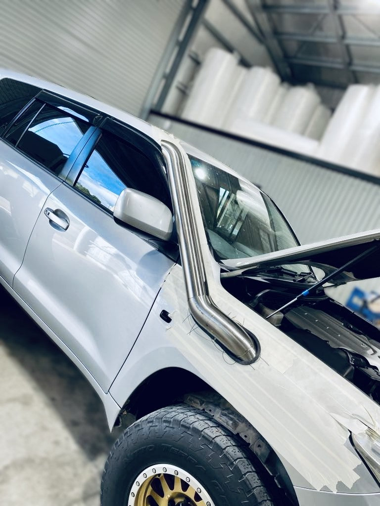 Toyota Landcruiser - 200 Series - 4" Mid Entry Snorkel - Seamless Powder Coated